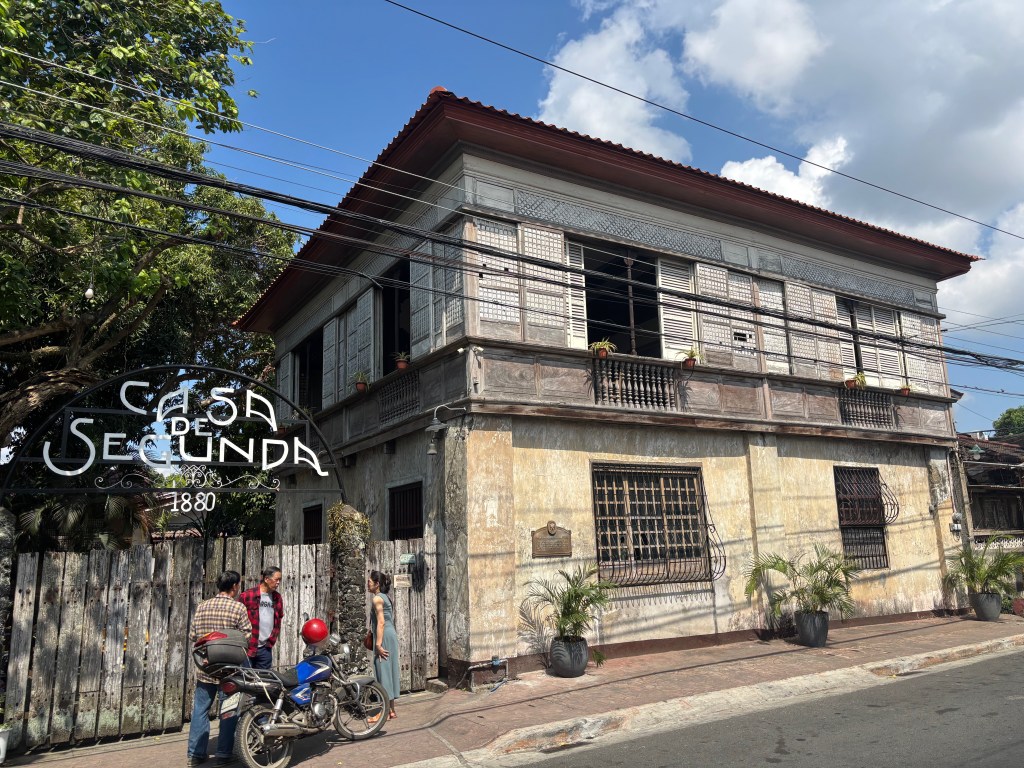 Casa de Segunda from across the street