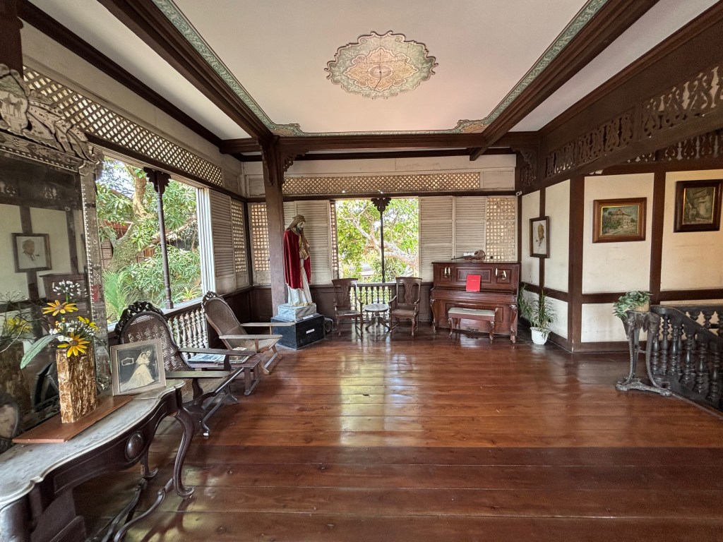 The spacious living area of Casa de Segunda.
